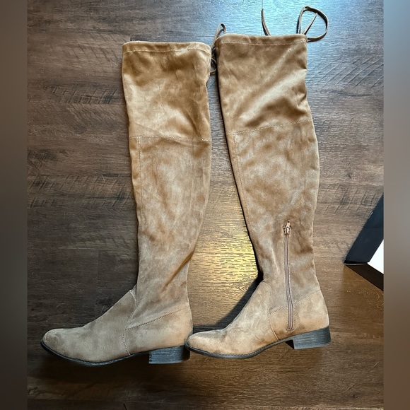 AE Outfitters Over-The-Knee Boot - Picture 3 of 7